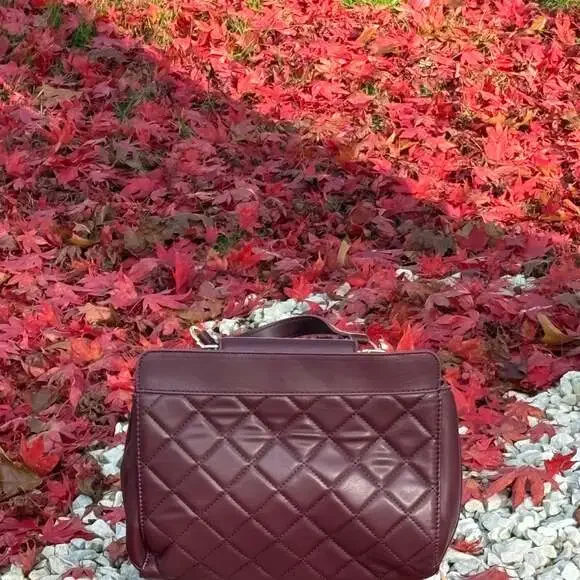 Badgley Mischka Vegan Plum Leather Quilted Tote Bag New - Picture 6 of 9